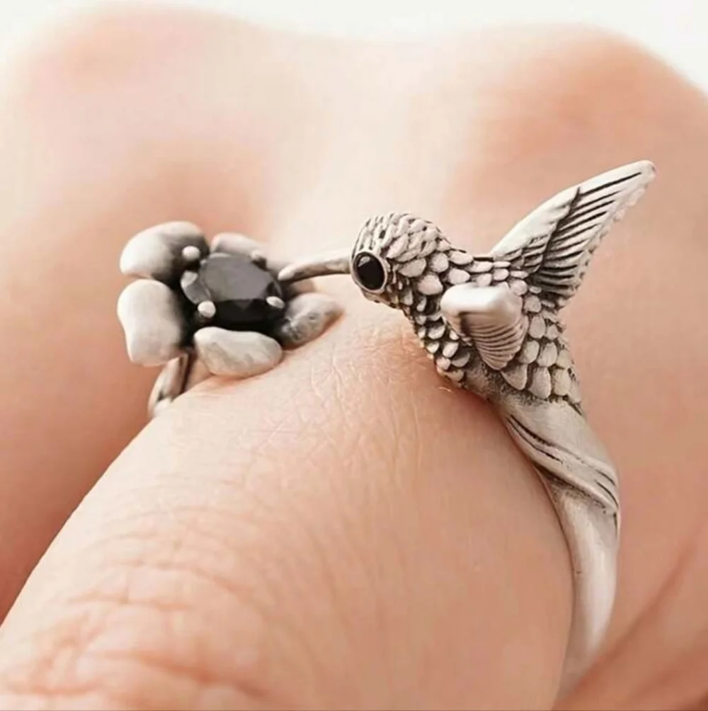 NEW‼️Hummingbird and Flower Ring